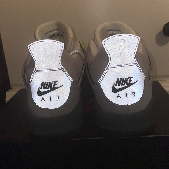 2020 Air Jordan 4 Retro SE ‘Neon 95’ - Picture 4 of 9